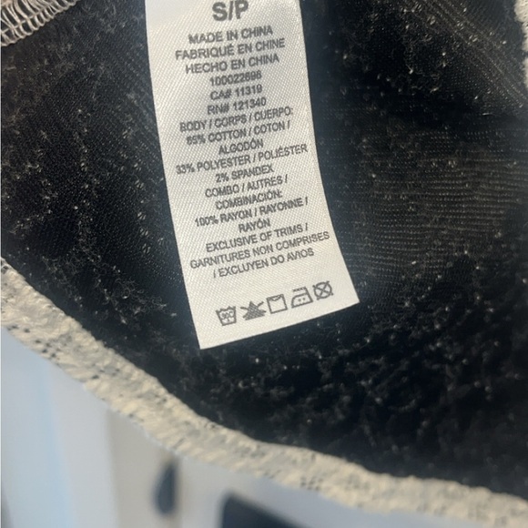 White Women Fashion Top Size S - Picture 6 of 7